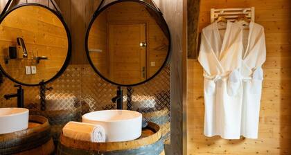 Chambre d’hôtes « Agathis » avec terrasse commune, jardin commun et jacuzzi non privatif