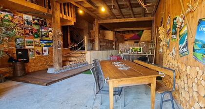 Chambre d'hôtes « Séquoia » avec terrasse commune, jardin commun et jacuzzi non privatif