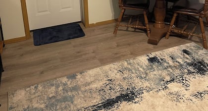 Cozy 1-bedroom apartment in marvelous Glen Elder with AC