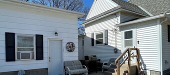 Cozy 1-bedroom apartment in marvelous Glen Elder with AC