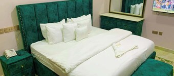 Ennys Court Luxury Apartment