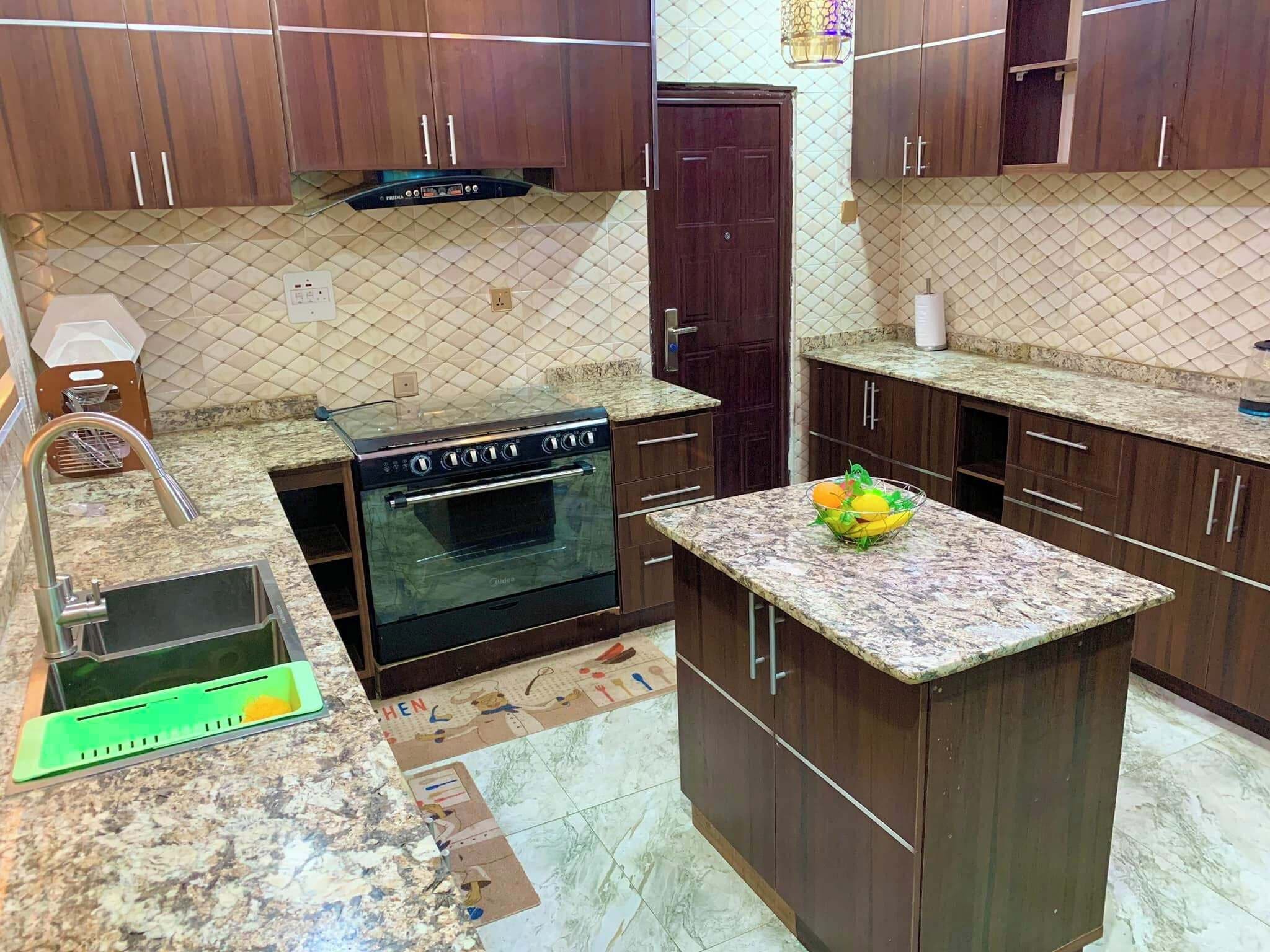 Economy Apartment, Balcony, City View | Private kitchen | Fridge, microwave, oven, stovetop