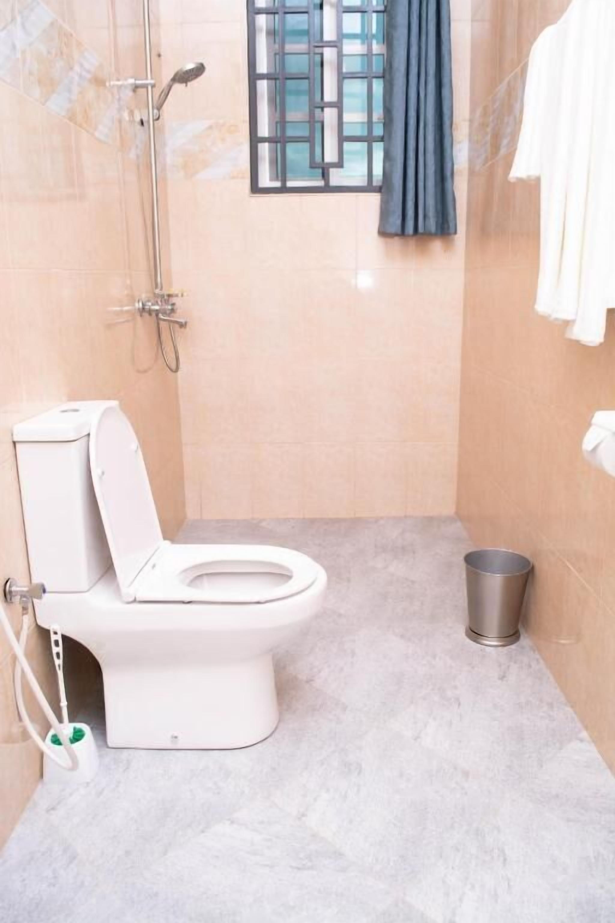 Standard Triple Room | Bathroom