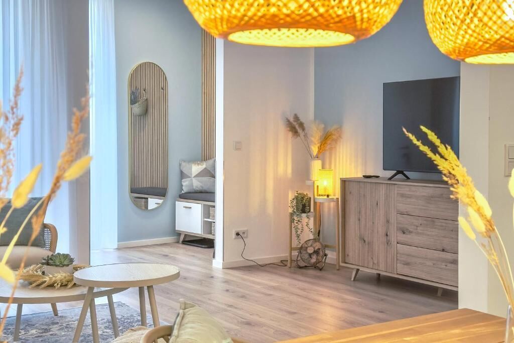 Apartment, 1 Queen Bed with Sofa bed, Mobility Accessible, Pets Allowed | Living area