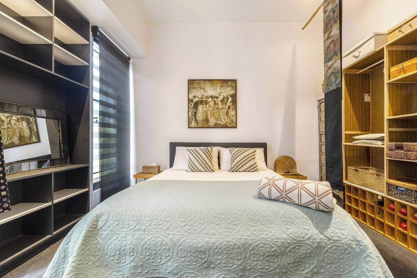 Desk, iron/ironing board, WiFi, bed sheets
