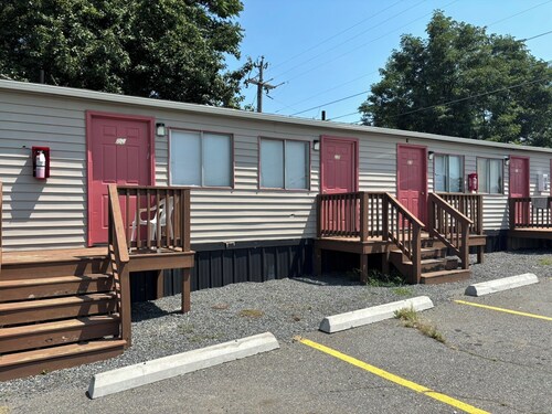 Trail Motel