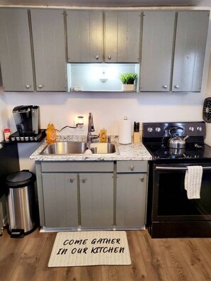 Coffee/tea maker, fridge, microwave, oven - 2BR/2BA • Walk to Beach, Surf Park & ViBe (Virginia Beach)