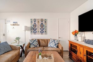 TV - Oceanfront 2BR • Walk to Atlantic Park (Virginia Beach)