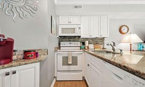 Private kitchen - Tranquil apartment in Carolina Beach, just steps away from beach! (Carolina Beach)