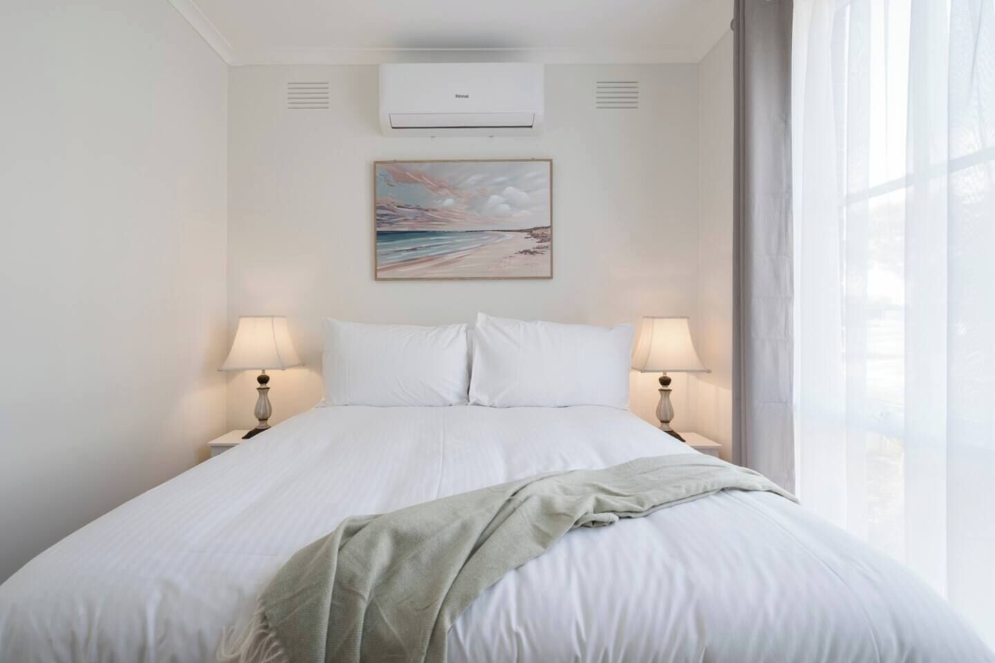 Iron/ironing board, WiFi, bed sheets