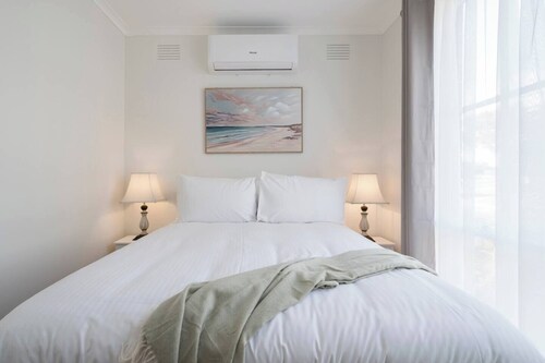 Havana Edge Pet friendly Garden Retreat near Beach