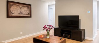 Pet-Friendly Raleigh Duplex Retreat, Fenced Yard