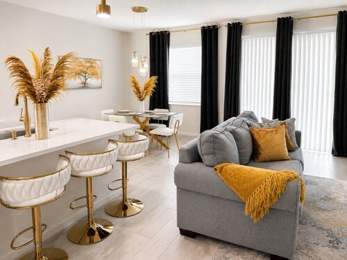 Golden River 3 Bed 2.5 Bath | Riverview Townhouse