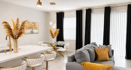 Golden River 3 Bed 2.5 Bath | Riverview Townhouse