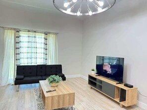 Unclassified image, 2 of 39, button - Freshly Built Retreat 4BR 2BA Perfect for Groups (Port Charlotte)