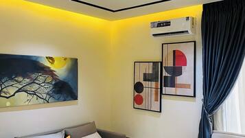 Căn hộ Deluxe, ban công, quang cảnh thành phố | Khu phòng khách