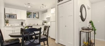 Modern and Sleek 1BR Suite |Cozy Private Escape