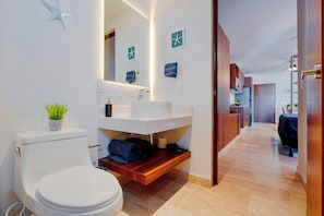 Bathroom - Luxury loft in the heart of Playa del Carmen Stunning Rooftop Pool and Jacuzzi (Playa del Carmen)