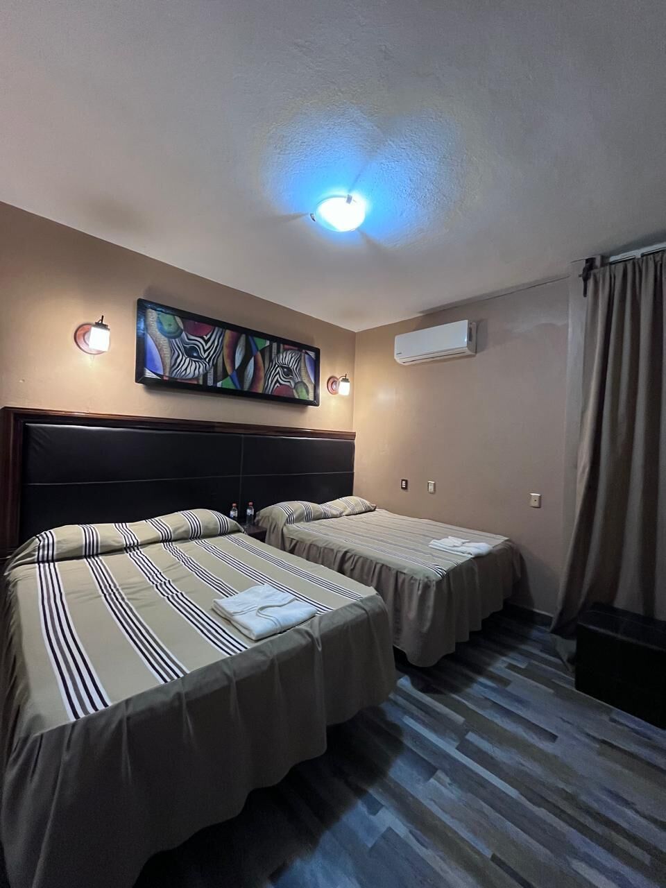 Habitación doble familiar | Tabla de planchar con plancha y wifi gratis 