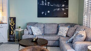 Basic Condo, Garden View | Living area