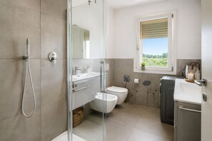 Bathroom - Un Nido sul Garda by Case al Lago (Lonato)