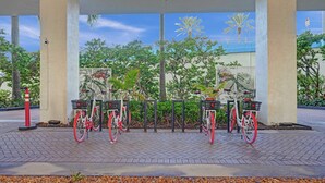 Property grounds - *Amazing 1 BDR Resort Amenities Beach Pool Gym (Hallandale Beach)