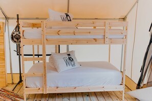 1 habitación y ropa de cama 