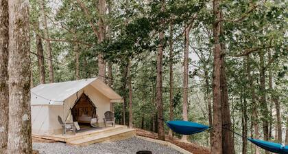 Stylish Safari Tent with Fire Ring & Outdoor Escape in Helen, Georgia
