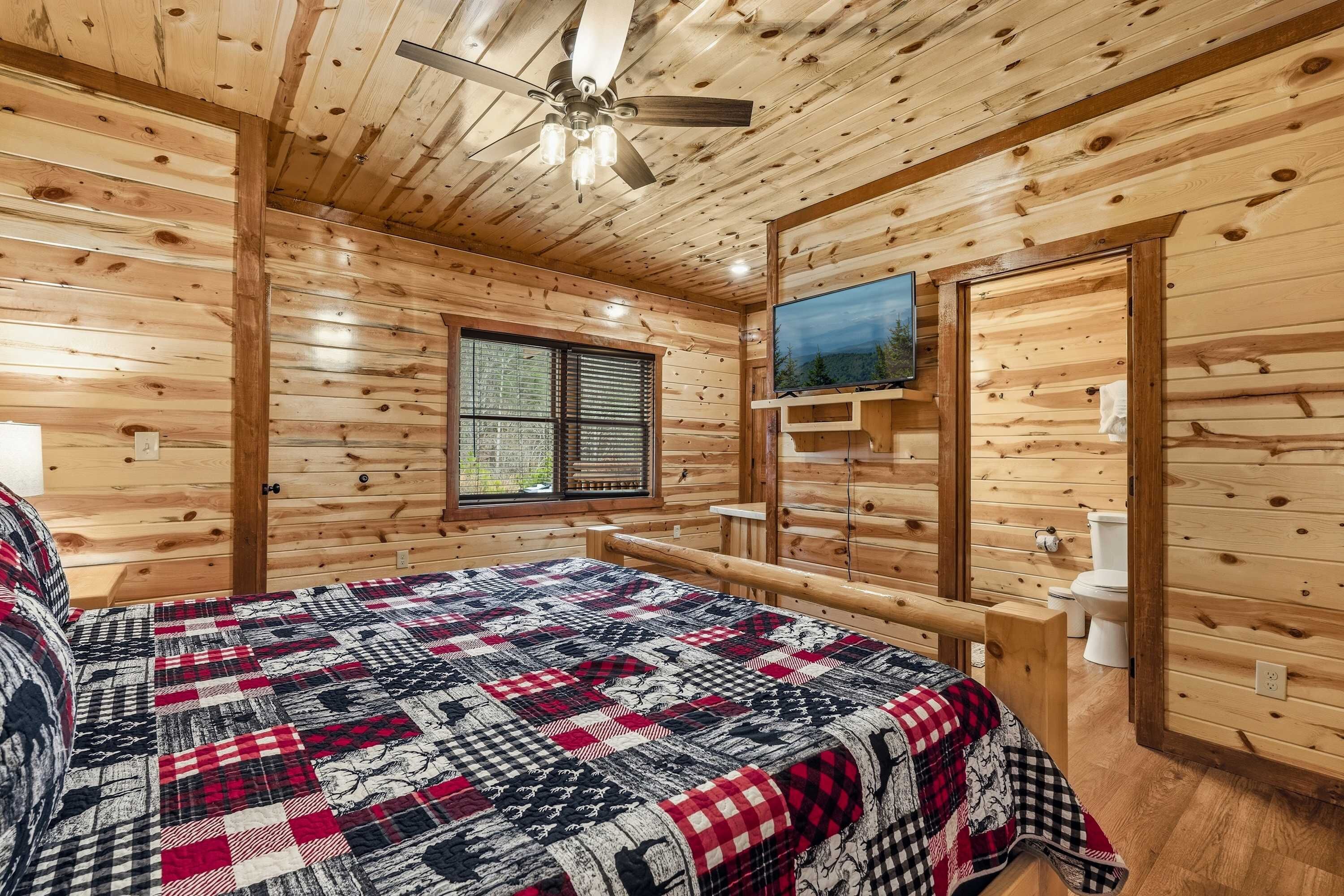 6 bedrooms, travel cot, WiFi, bed sheets
