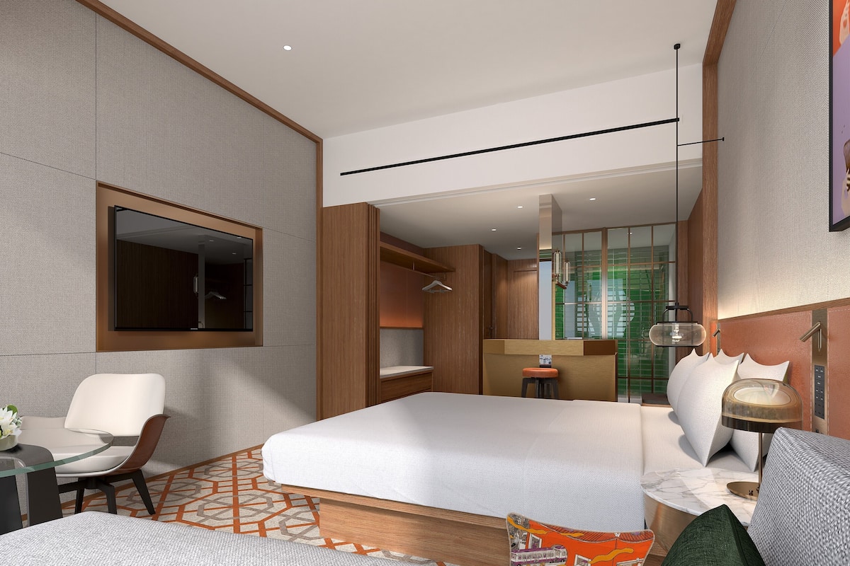 Minibar, in-room safe, iron/ironing board (on request)