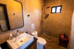 Bathroom - Sierra del Pajaro (El Triunfo)