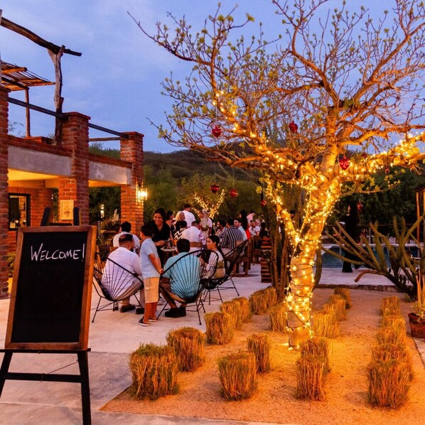 Outdoor dining - Sierra del Pajaro (El Triunfo)