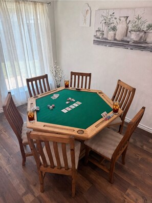 Dining - The Retreat with Lakeside Access thru Backyard Gate! Boat Launch Nearby. (Granbury)