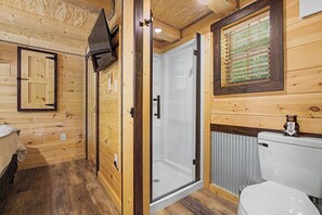 Shower, towels, soap, toilet paper - Brand New!  2-bedroom cabin with AC in scenic Sevierville (Sevierville)