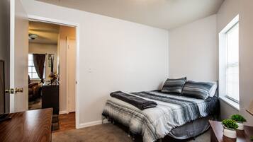 2 bedrooms, WiFi (free), bed sheets