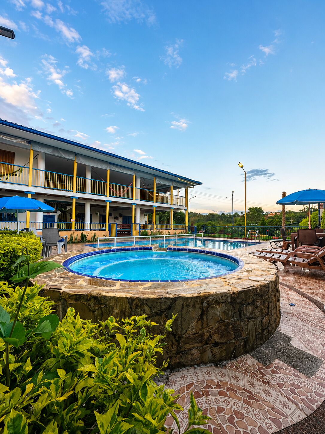 15 outdoor pools