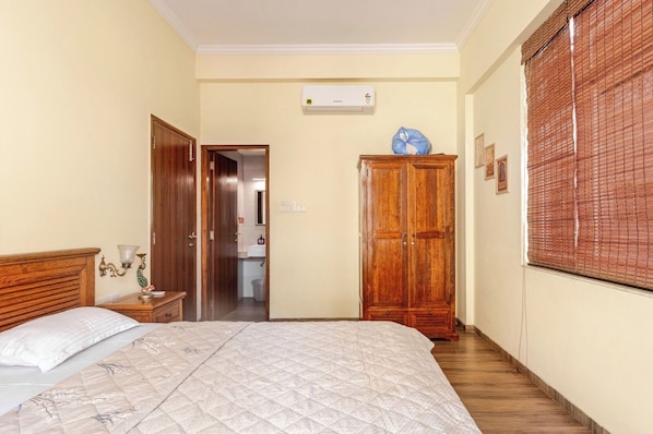 Room - Cinderella apartment with private sundeck candolim (Candolim)