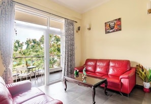 Living area - Cinderella apartment with private sundeck candolim (Candolim)