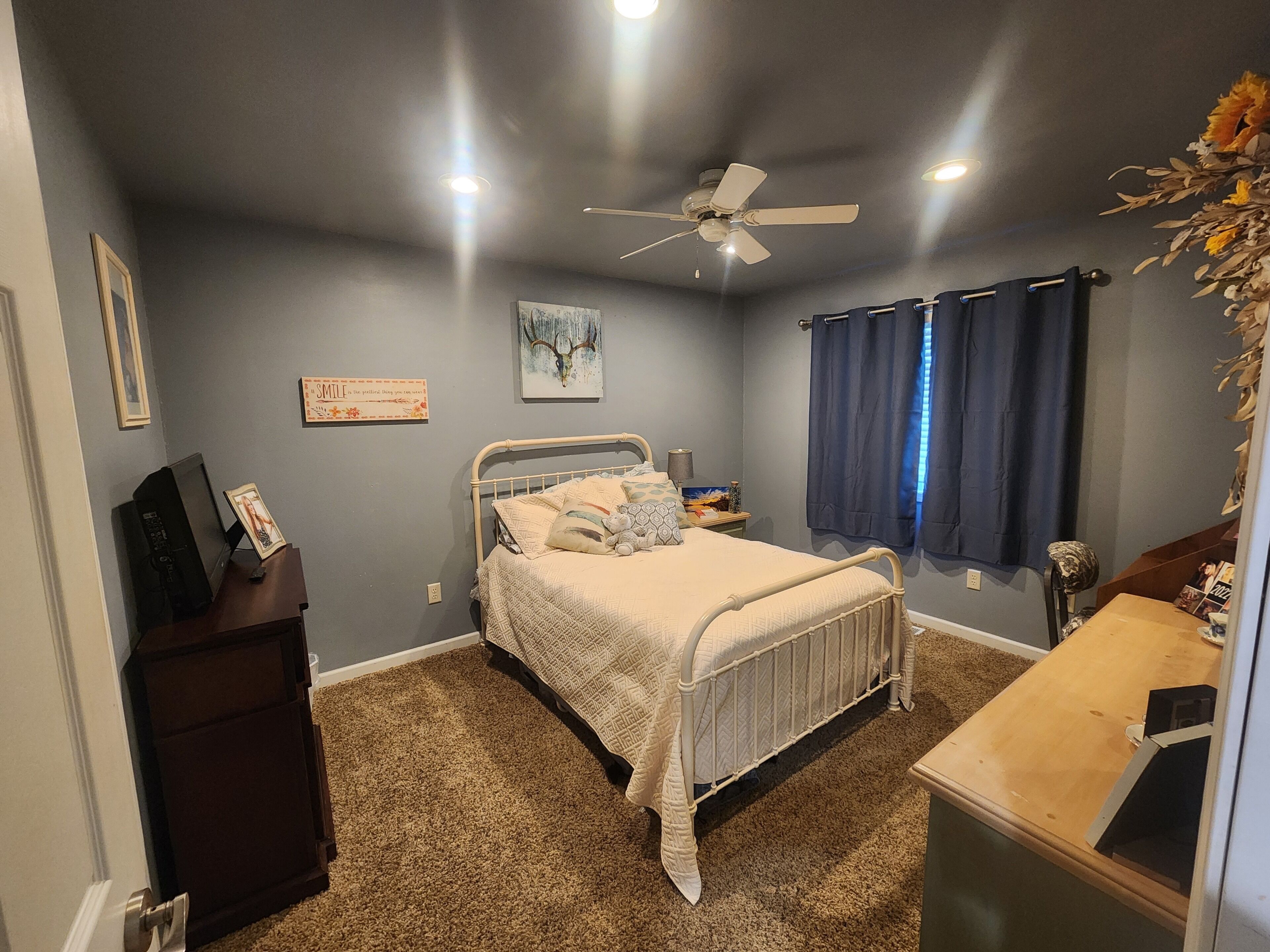 6 bedrooms, iron/ironing board, WiFi, bed sheets