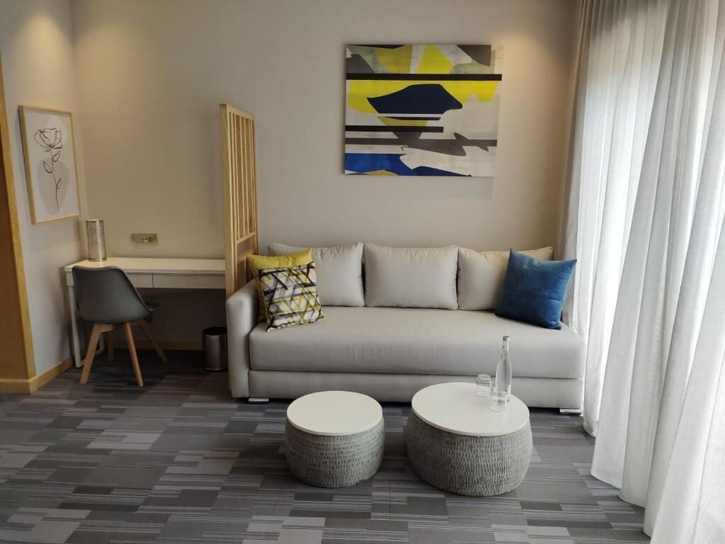 Suite Superior, balcone, vista giardino | Area soggiorno