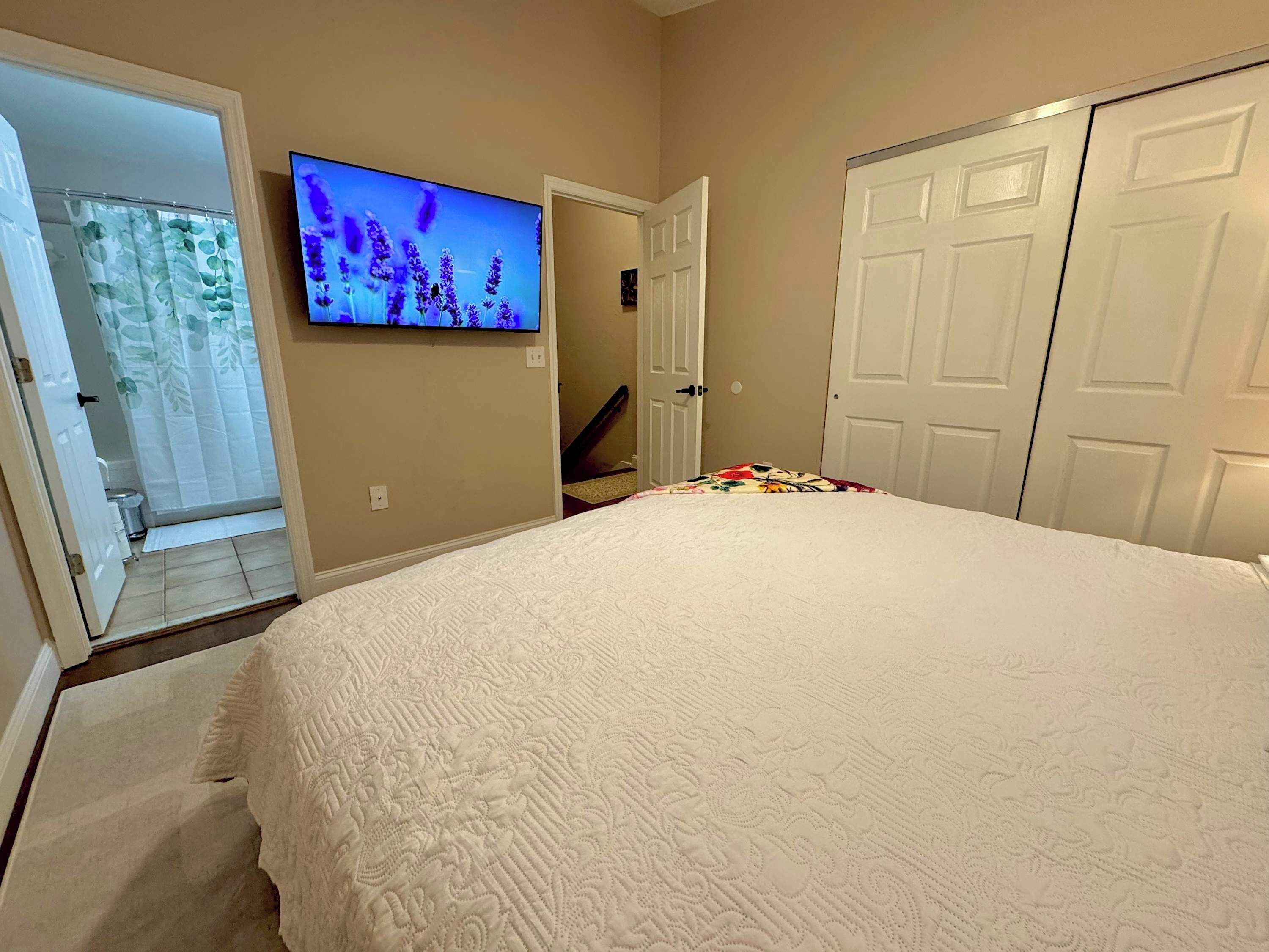 2 bedrooms, iron/ironing board, travel cot, WiFi
