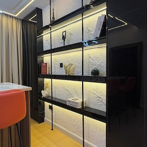 Economy Apartment, Balcony, City View | Bahagian dalam
