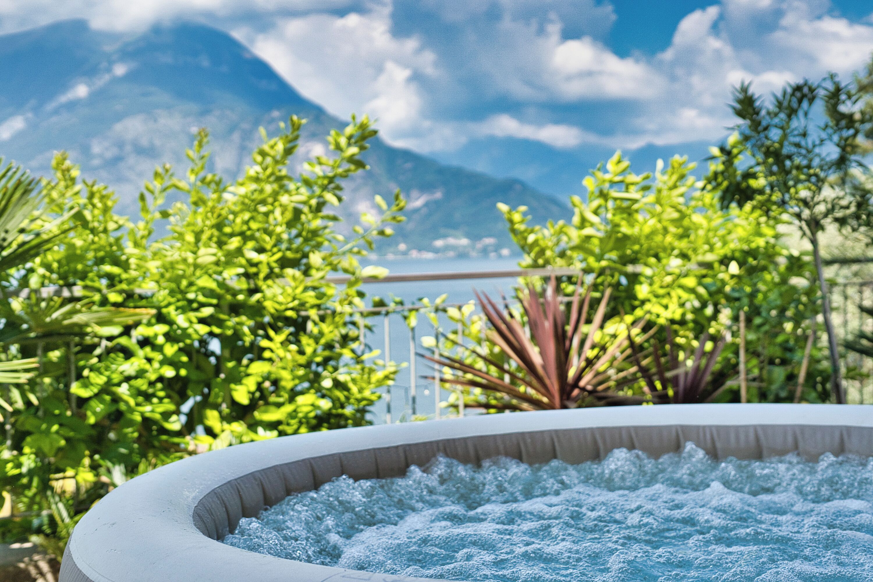 Bain à remous extérieur