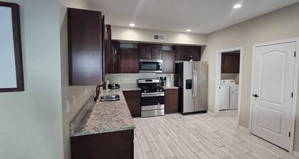 Marvelous 4-bedroom house with AC in vibrant El Paso. Short drive to Fort Bliss.