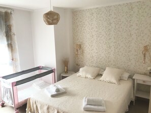 Room - Vrbo Property (Sanxenxo)