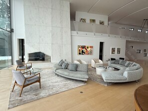 Lobby - Spacious 8-bedroom estate with AC in superb Ram Island-Shelter Island (Shelter Island)