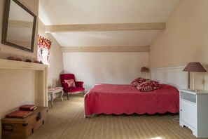 Iron/ironing board, bed sheets - Vrbo Property (Lalinde)