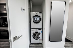 Unclassified image, 3 of 17, button - Cozy 2BR Escape With Parking, 5 Mins to The Falls (Niagara Falls)