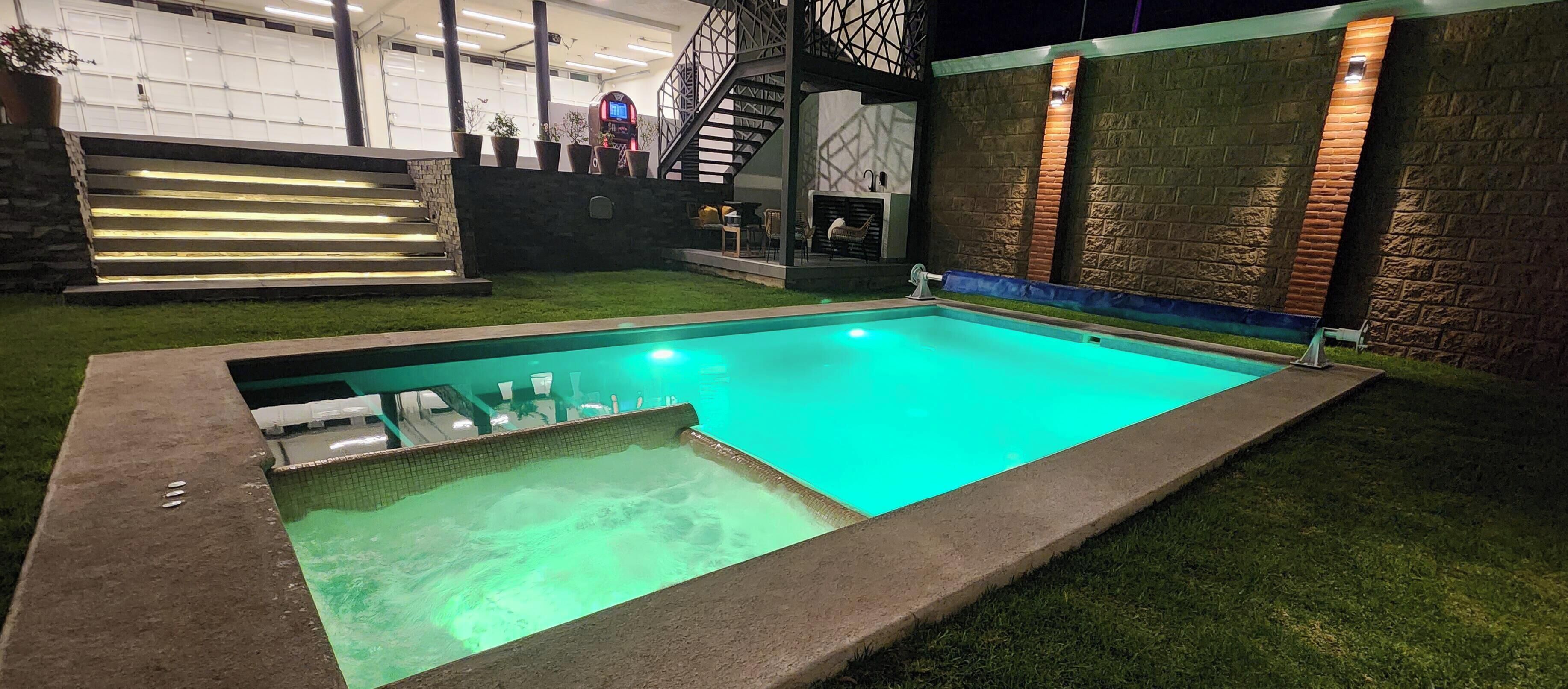 Piscine extérieure, piscine chauffée