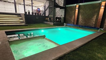 Piscine extérieure, piscine chauffée